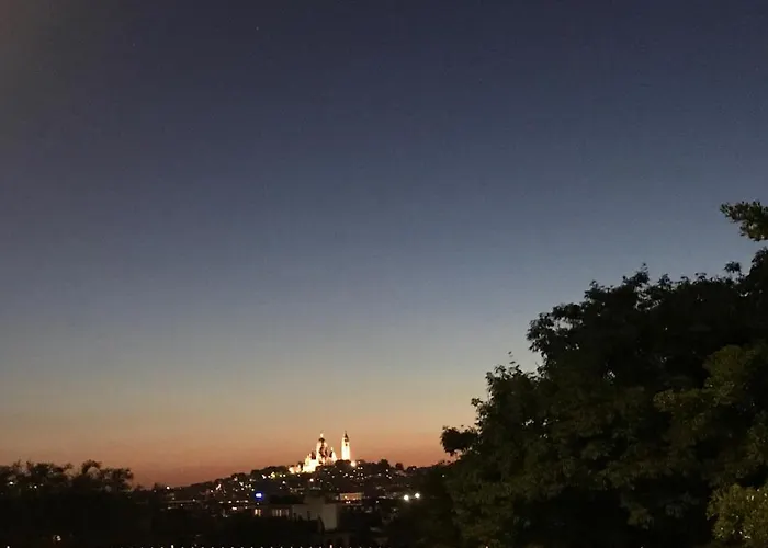 Direct Views Of Eiffel Tower & Sacre-coeur From Mezzanine - 10 Mins To Center *